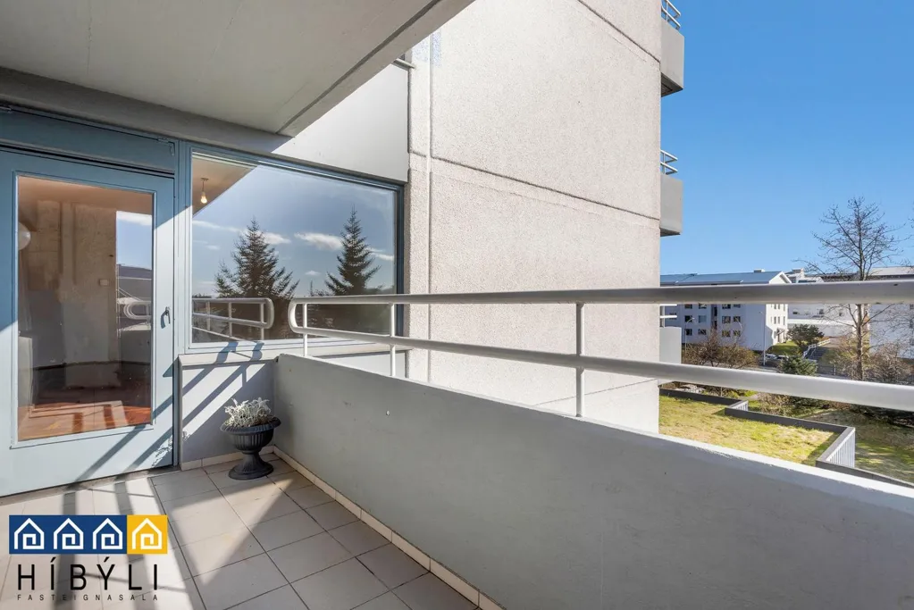 Rõdu - Two-Bedroom Apartment with Elevator in Reykjavik