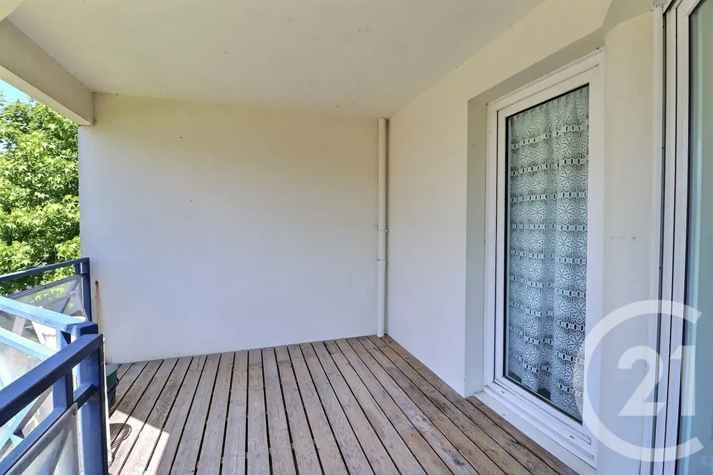 Balcony - Bright T3 Apartment with Balcony in Bordeaux