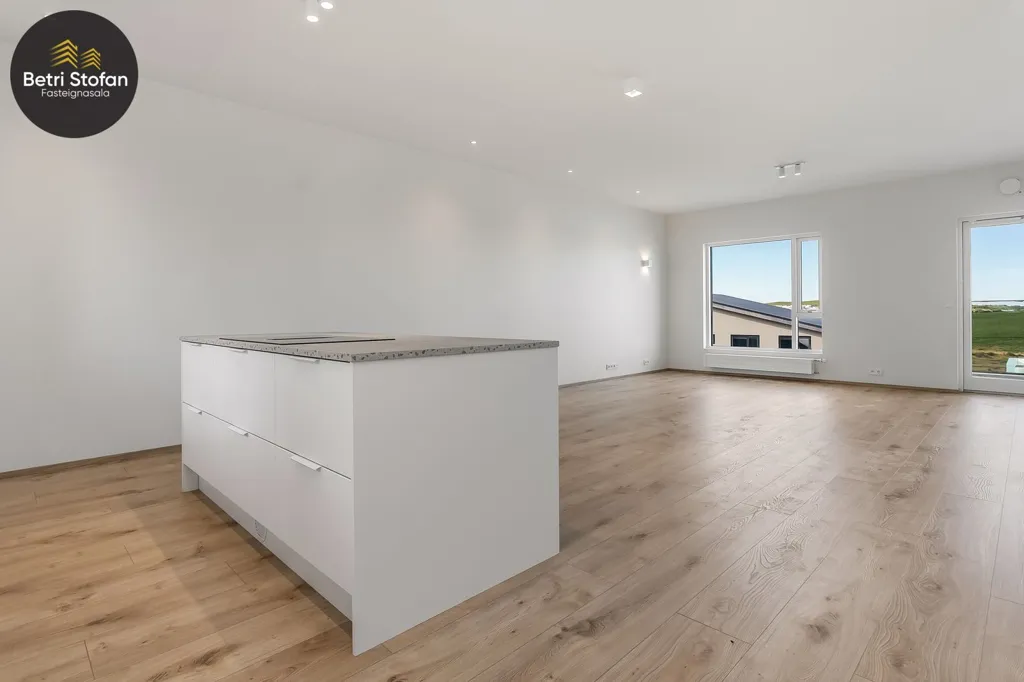 Cuisine - Modern Apartment with Garden in Garðabær