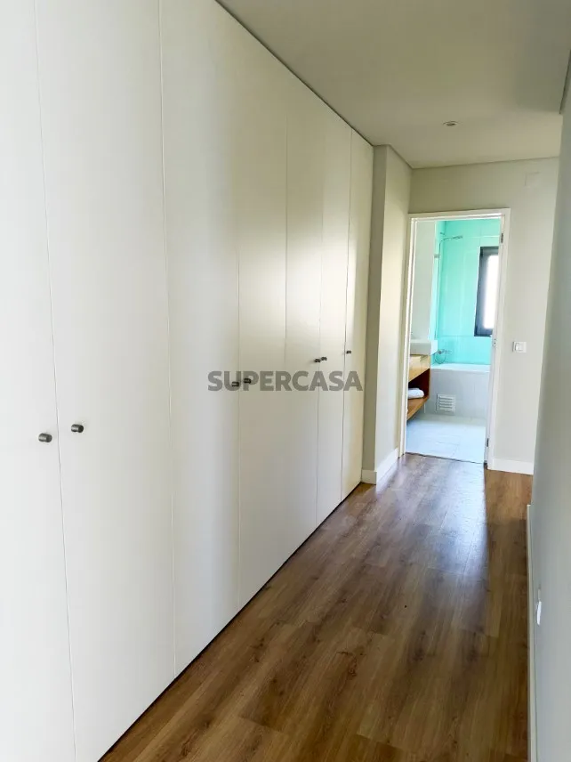 Pièces - Duplex Flat with Sea View in Sesimbra