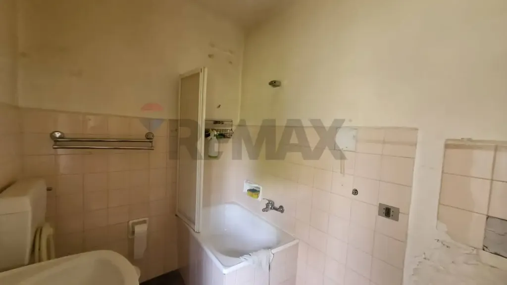 Salles de bain - Rustic Villa with Tower in Guardia