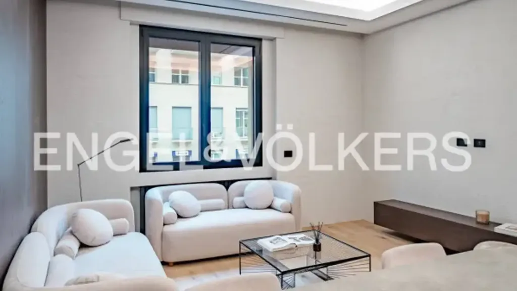 Séjour - Renovated Triplex with Balcony in Milan