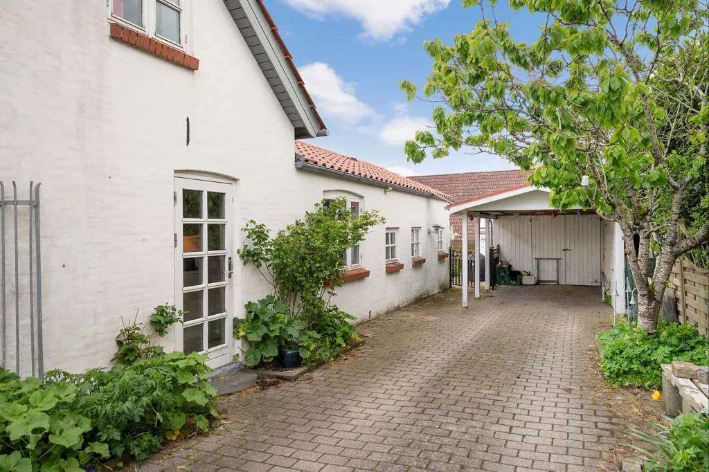Välivaade - Victorian Villa with Garden in Kjellerup