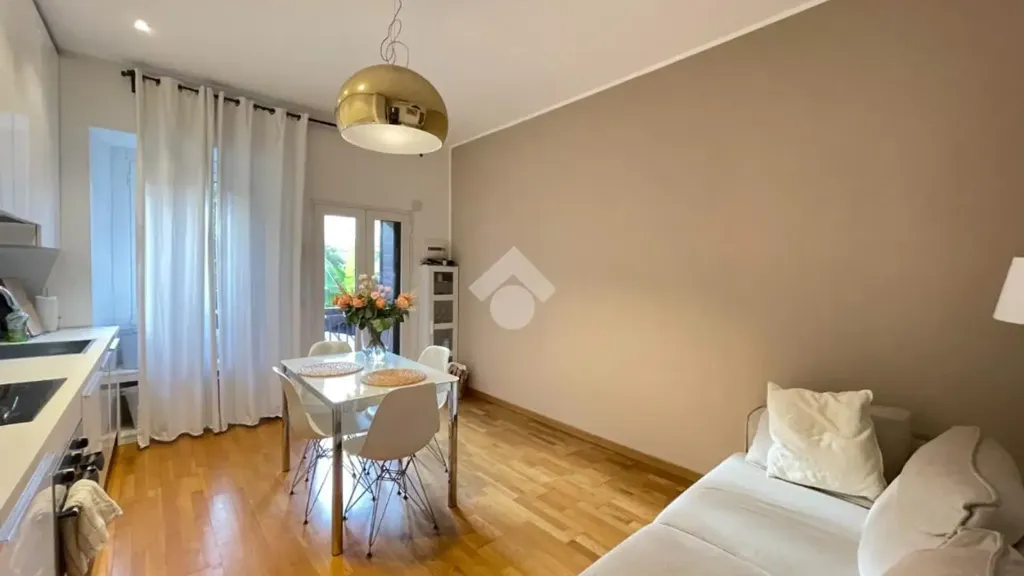 Elutuba - Fully Furnished Flat with Balconies in Milan