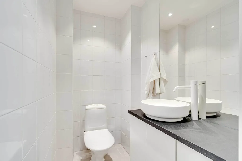Bathrooms - Renovated Apartment with Sea View in Pirkkala