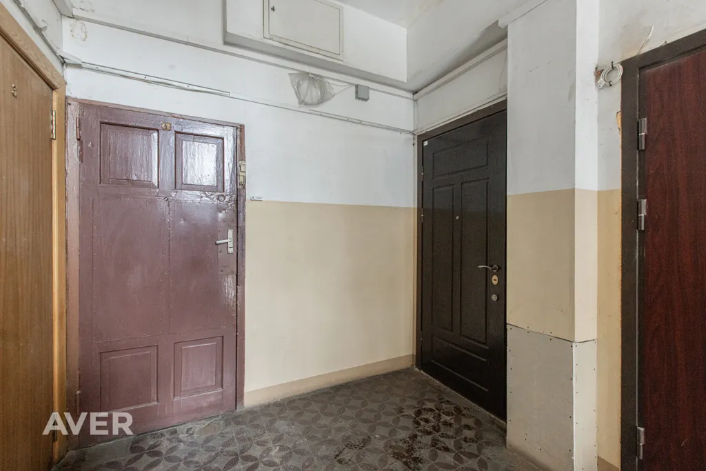 Entrée - Renovated 2-Bedroom Apartment in Riga Centre