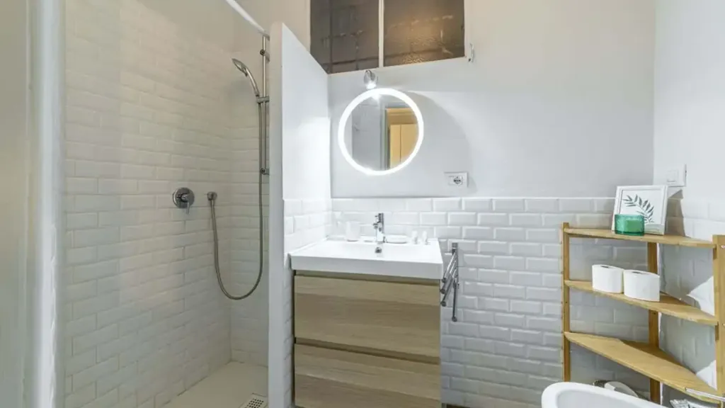 Salles de bain - Charm Apartment with Balcony in Milan