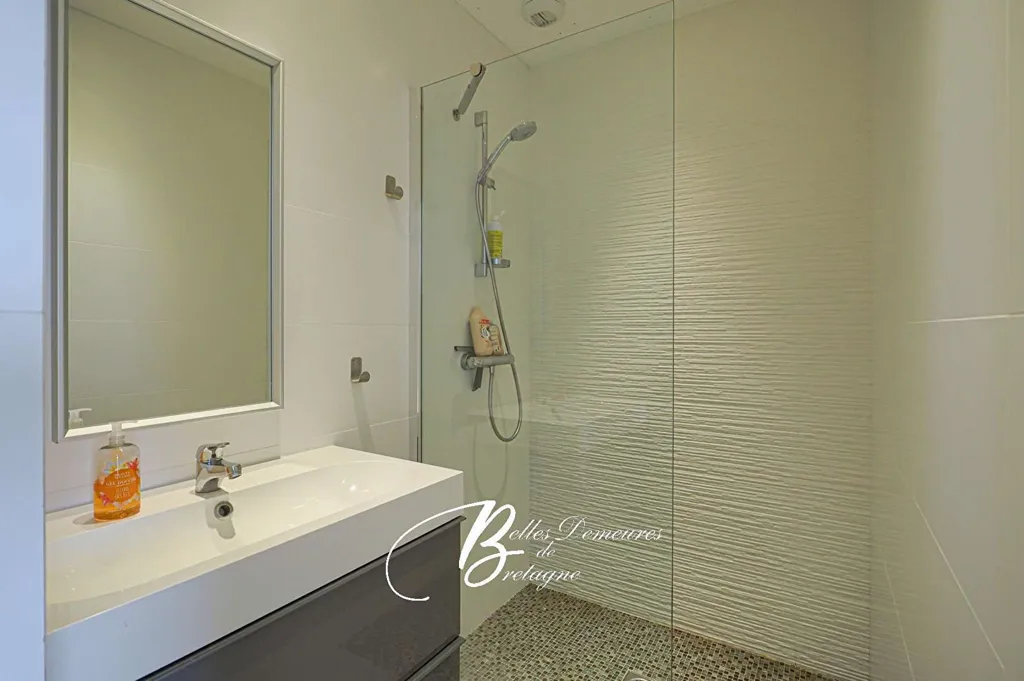 Salles de bain - Villa Luxueuse avec Vue Mer à Trébeurden