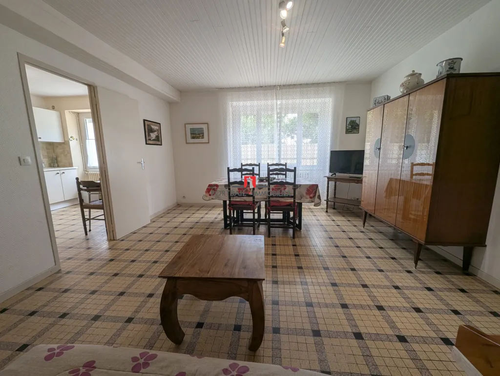 Salle à manger - Maison en Pierre avec Cour à Plassac