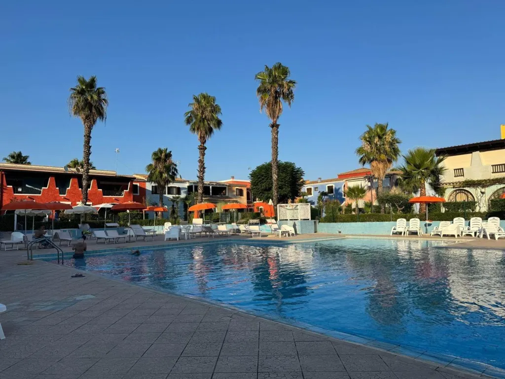 Bassein - Furnished Apartment with Pool View in Pisticci