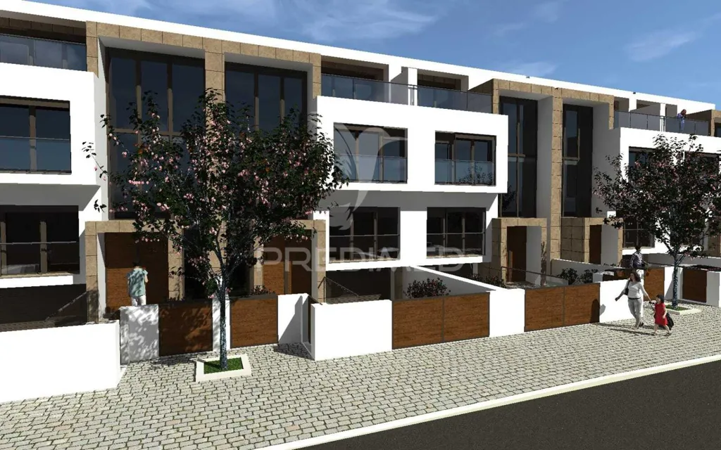 Approved Construction Plot with Garden in Sarrilhos Grandes