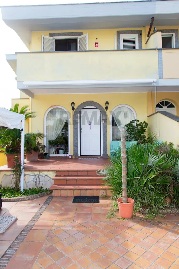 Terrasse - Bifamiliar Villa with Terrace in Anzio