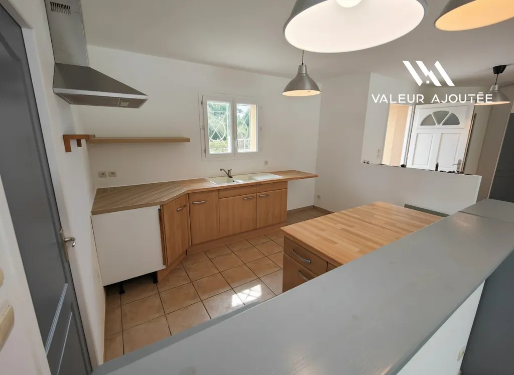 Cucina - Bright House with Garden in Laruscade