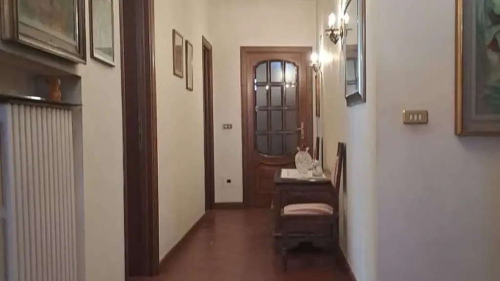 hallway_entrance