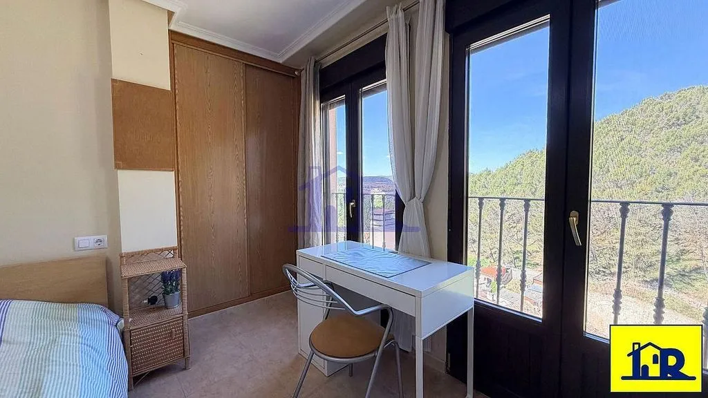 Bedrooms - Duplex with University Proximity in San Antón, Cuenca