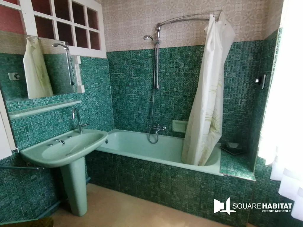 Salles de bain - Maison de Caractère avec Jardin à Cholet
