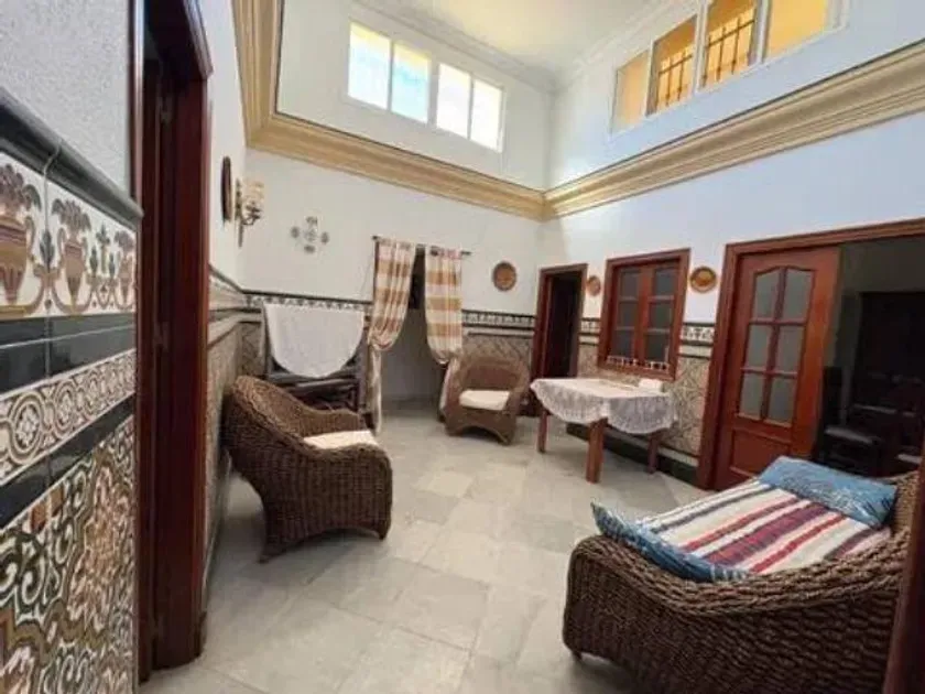 Séjour - Terraced House with Balcony in Urban Core