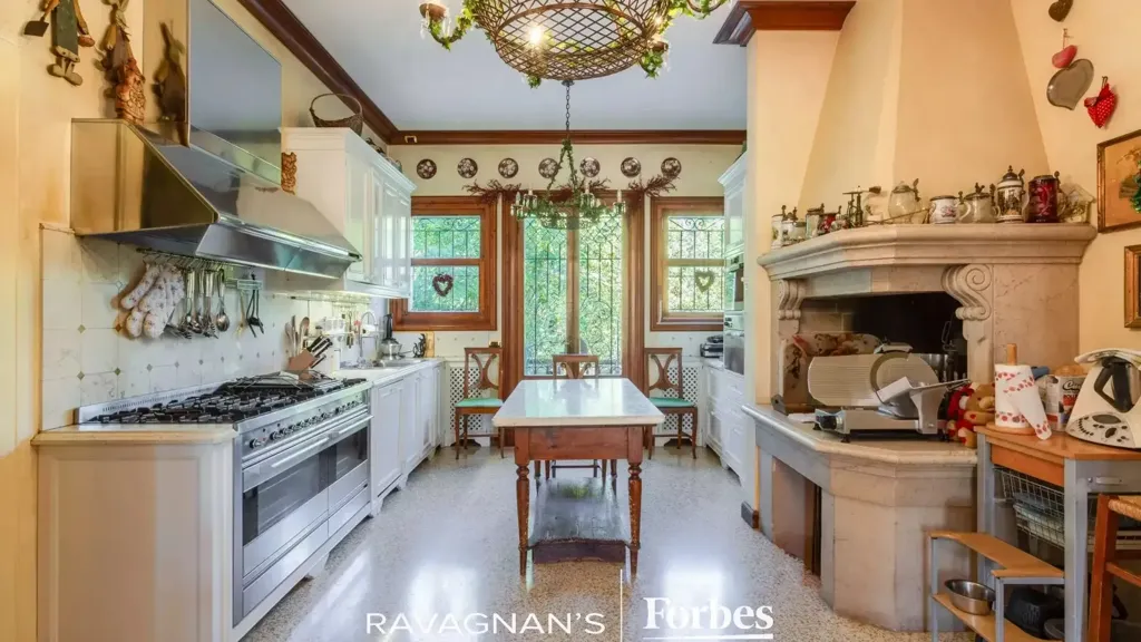 Cuisine - Villa with Garden in Conegliano