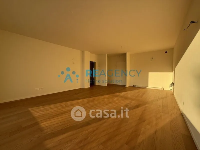 Séjour - Newly Built Triplex with Terrace in Creazzo