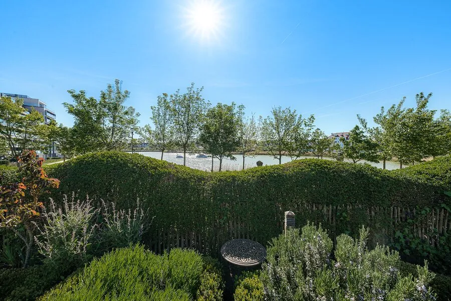 Aed - Villa with Water View at Zegemeer