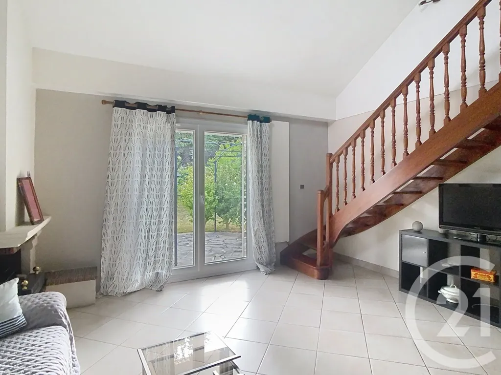 Toad - Charming House with Garden in Thiais