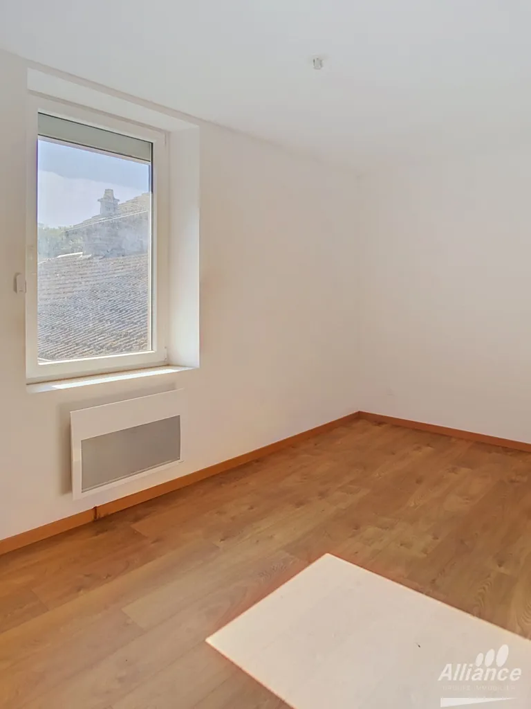 Toad - New Duplex Flat with Parking in BART Area