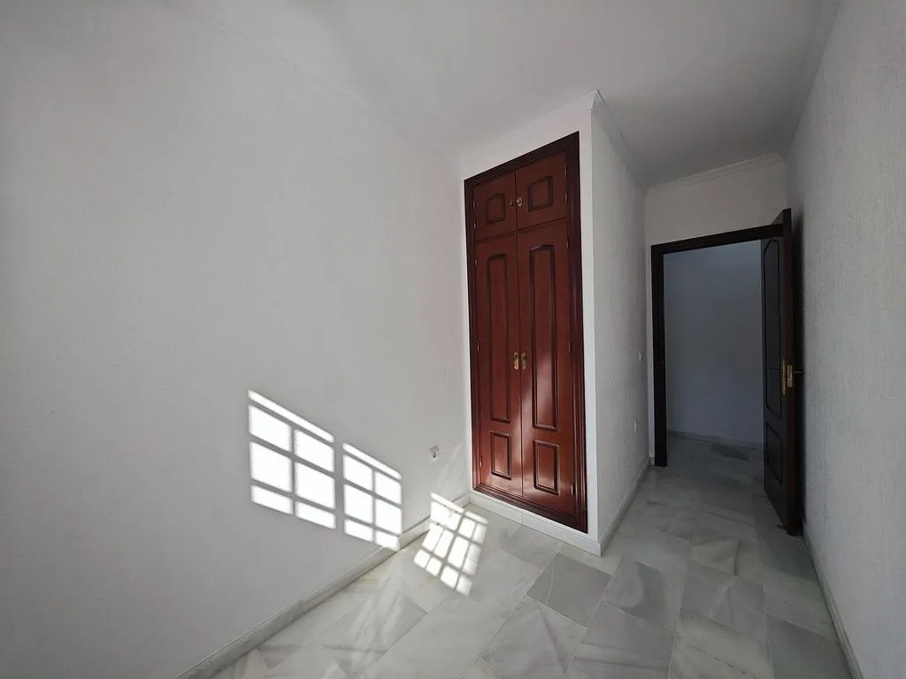 Hallway - Apartment with Balcony in Urban Centre, Chiclana