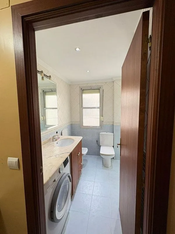 Bathrooms - Furnished Flat with Ascensor in Madrid