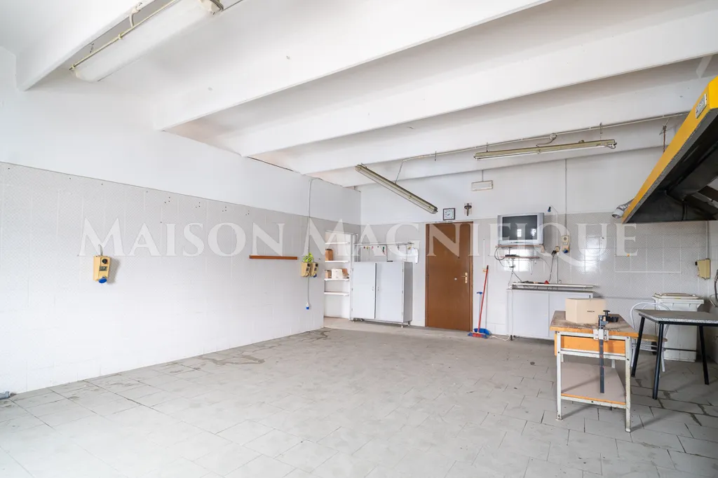 Garaaž - Ground Floor Office with Direct Access in Occhiobello