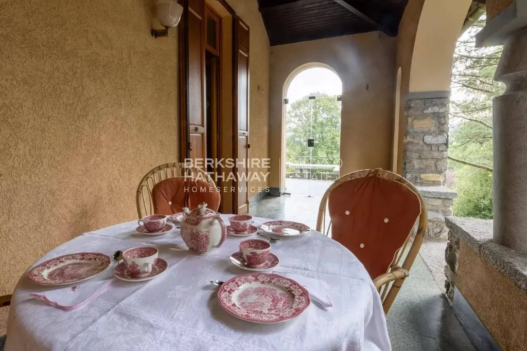 Terrasse - Liberty-Style Villa with Park in Valle Intelvi