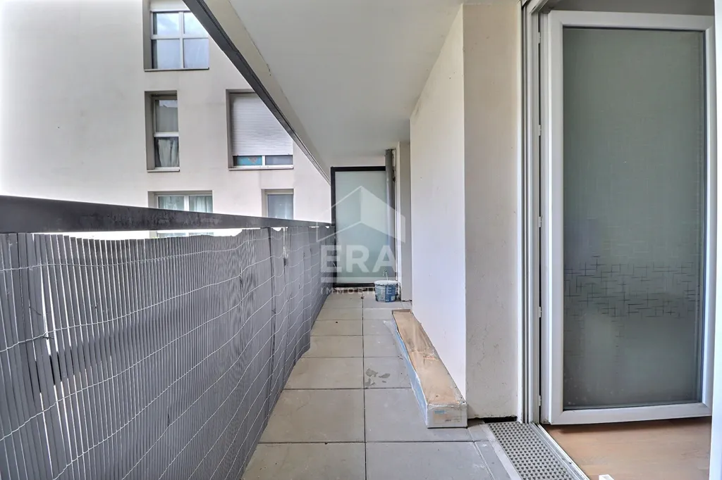 Balcon - Appartement 2 Pièces avec Terrasse à Bobigny