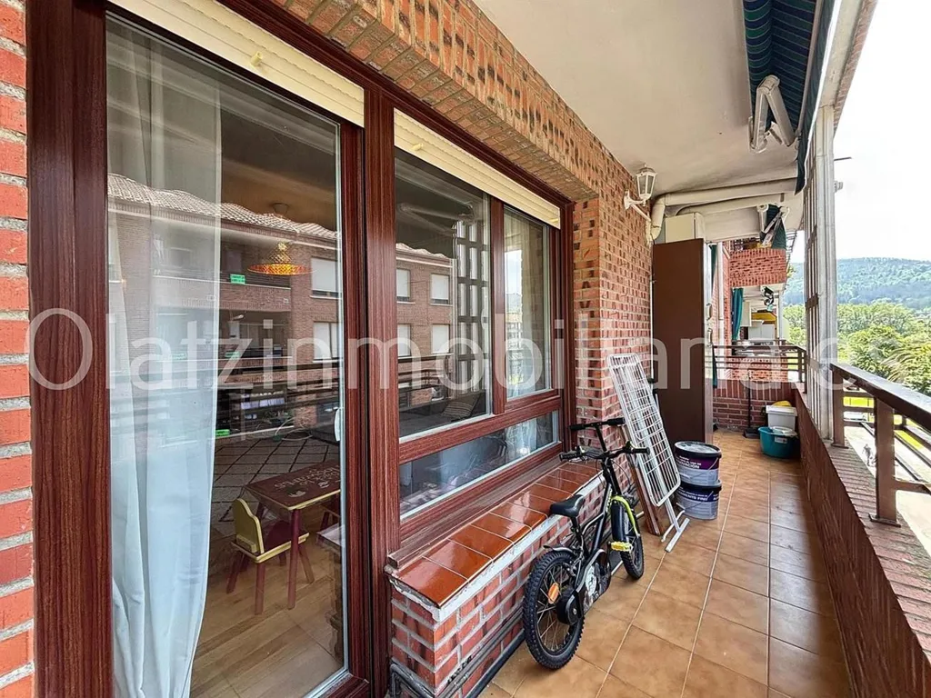 Balcony - Bright Apartment with Terrace in Zalla Centre
