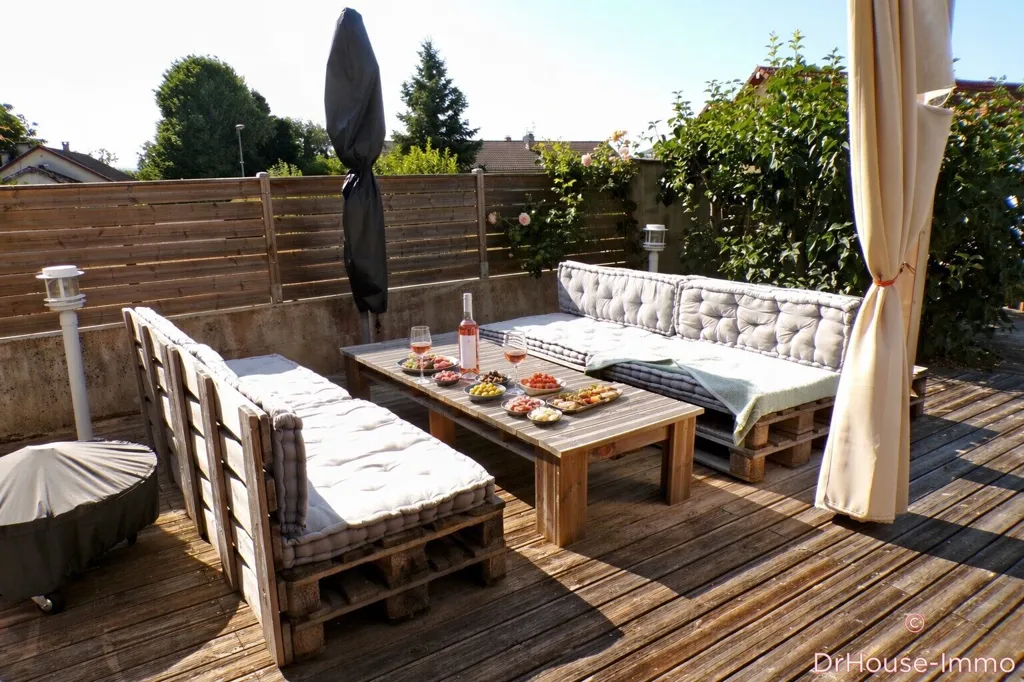 Terrasse - Appartement RDC avec Piscine à Savouges
