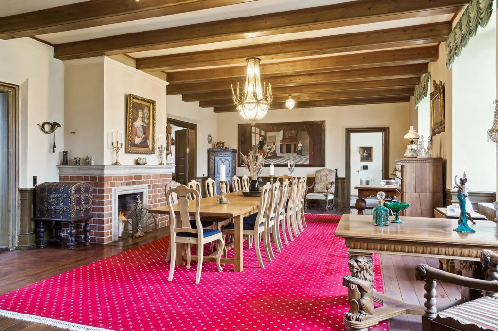 Salle à manger - Medieval Manor with Forest View in Djursland