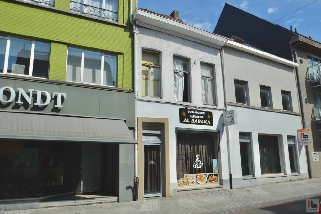Välivaade - Mixed-Use Property with Commercial Space in Ronse