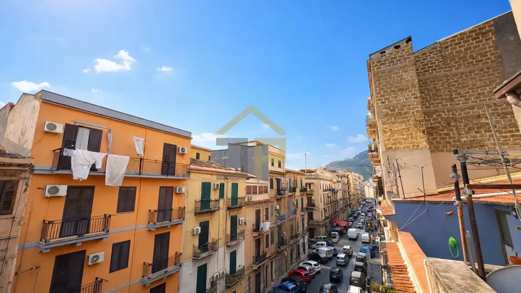 Balcon - Apartment with Balcony in Central Palermo