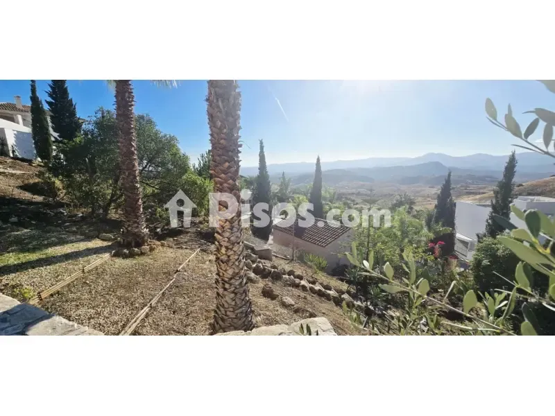 Jardin - Contemporary Villa with Sea Views in Valtocado