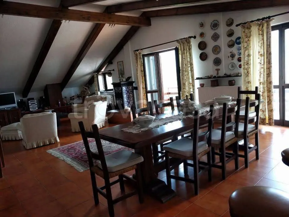 Söögituba - Penthouse with Panoramic View in San Giacomo