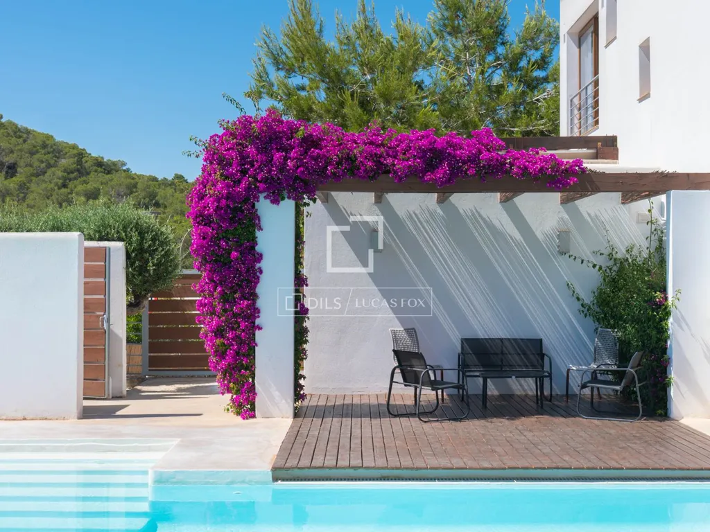Bassein - Renovated Townhouse Near Beach in Cala Llonga