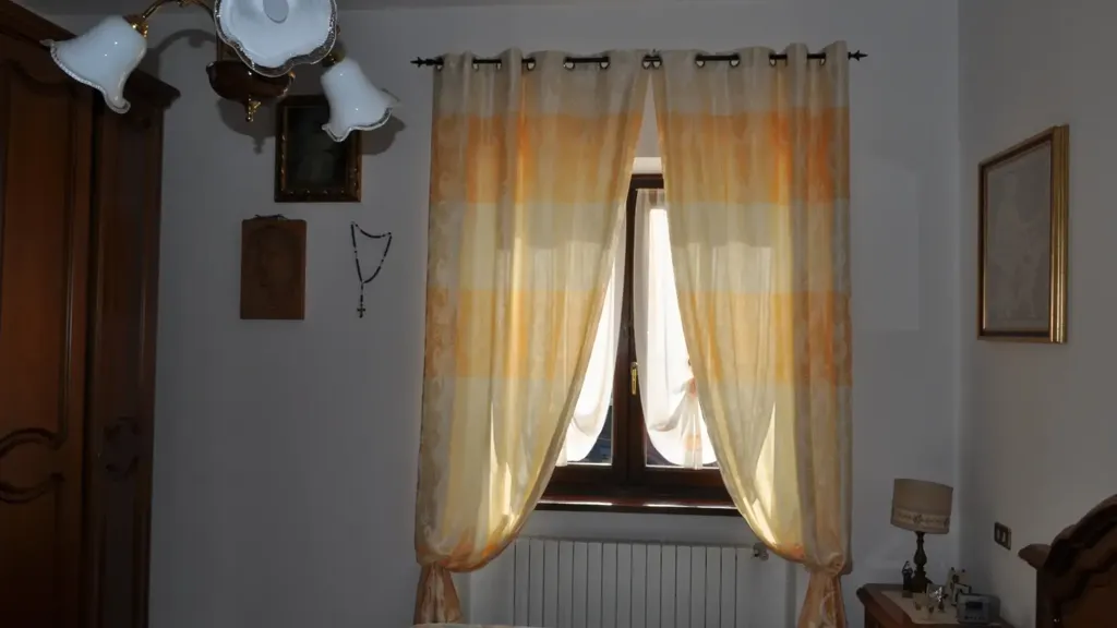 Magamistoad - Three-Bedroom Apartment with Balcony in Bedonia