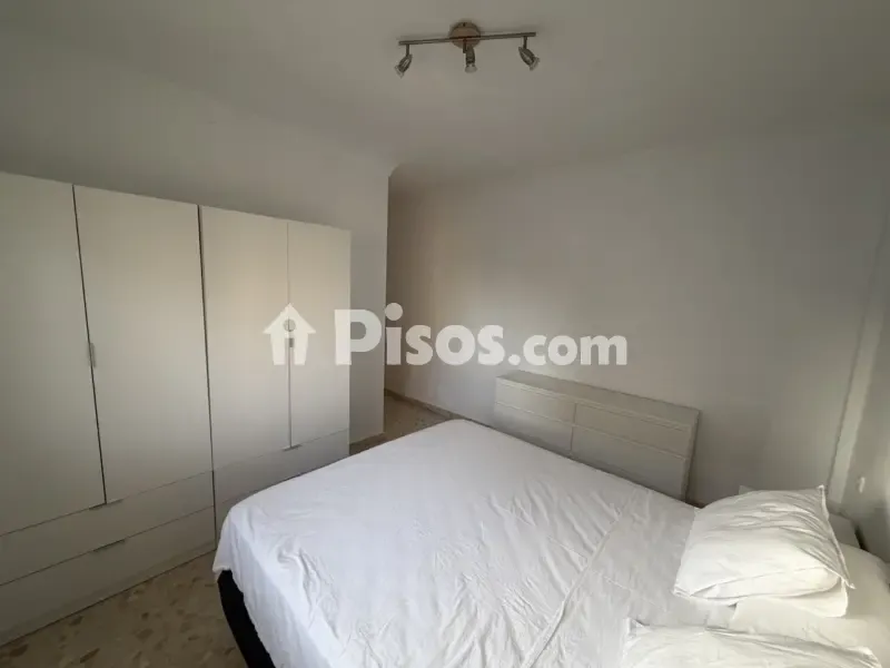 Bedrooms - Spacious Central Flat with Balcony in Calle de la Acequia