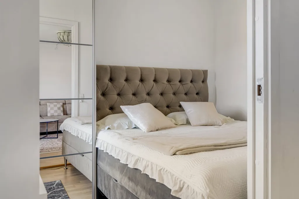 Magamistoad - Condo with French Balcony in Hillerød