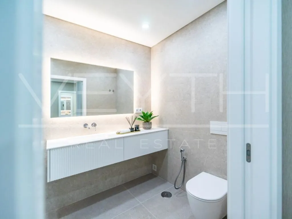 Vannitoad - Luxury Duplex Flat with Terrace in Portas da Cidade