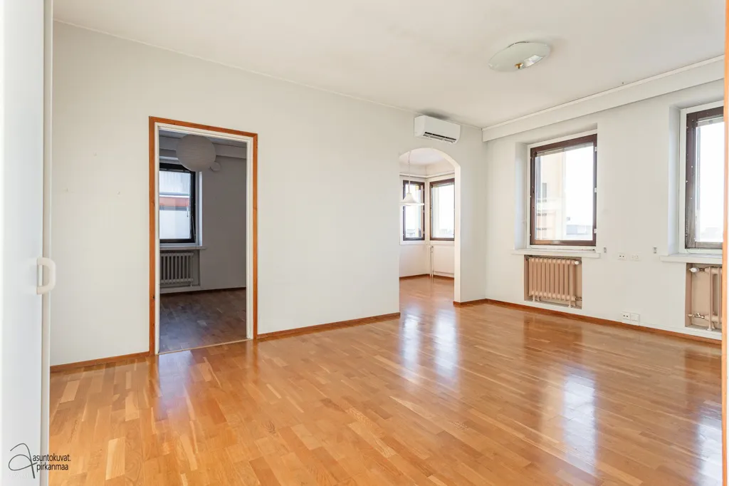 Pièces - Top-Floor Flat with Balcony in Tampere