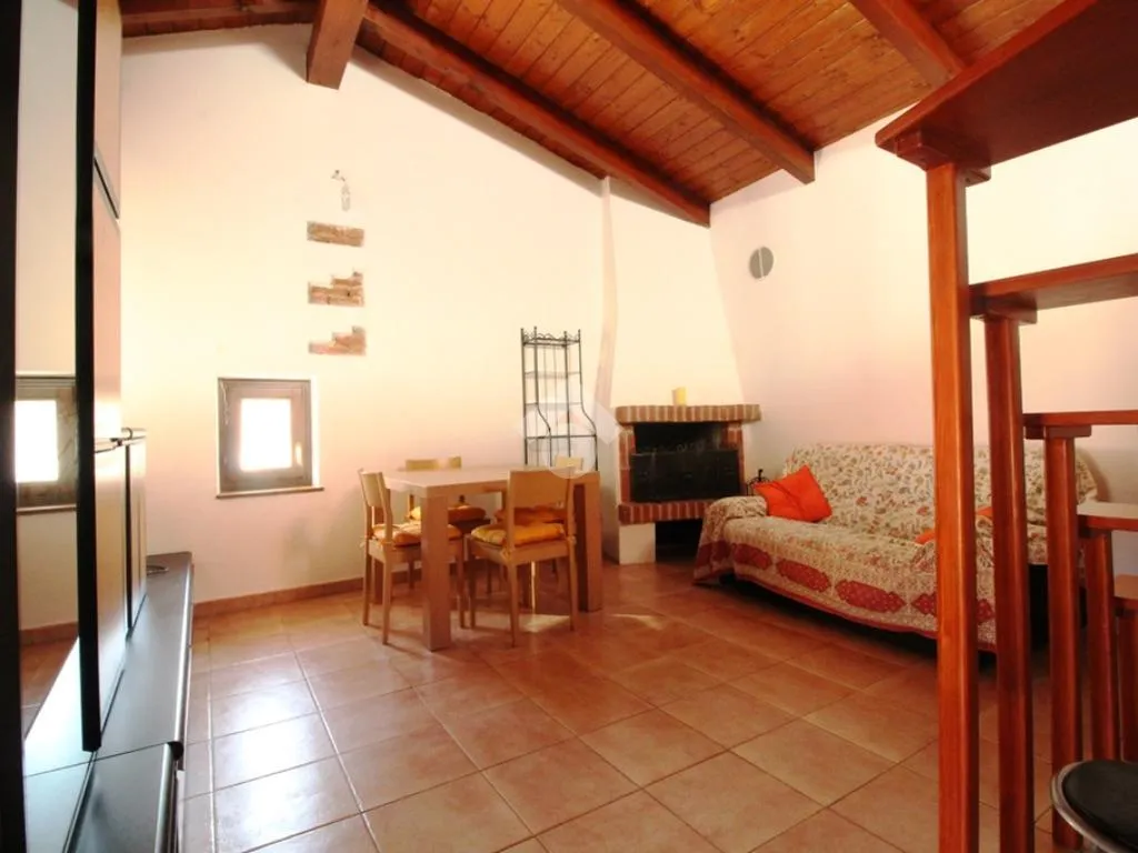 Soggiorno - Fully Furnished 3-Bedroom in Parella