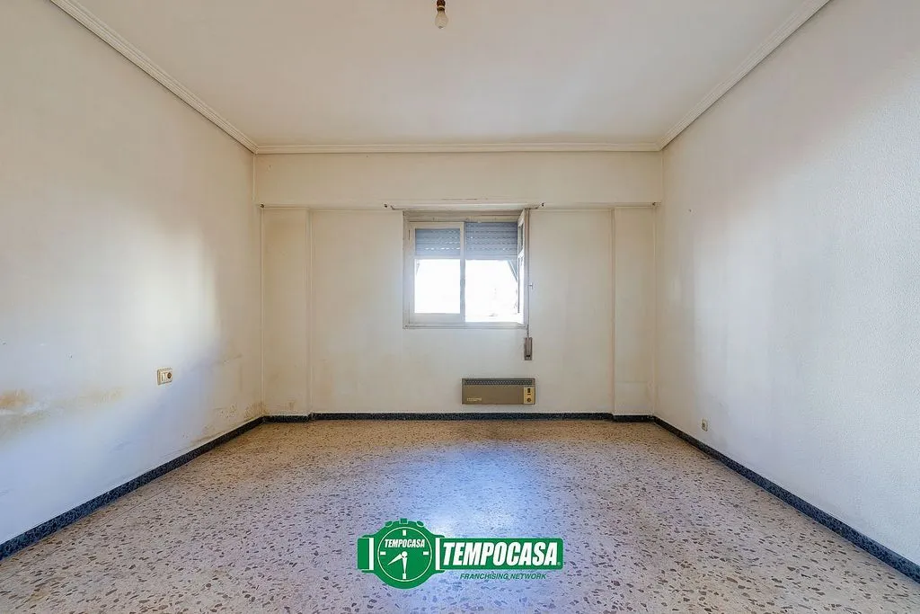 Pièces - Apartment with Balcony in Mestalla, Valencia