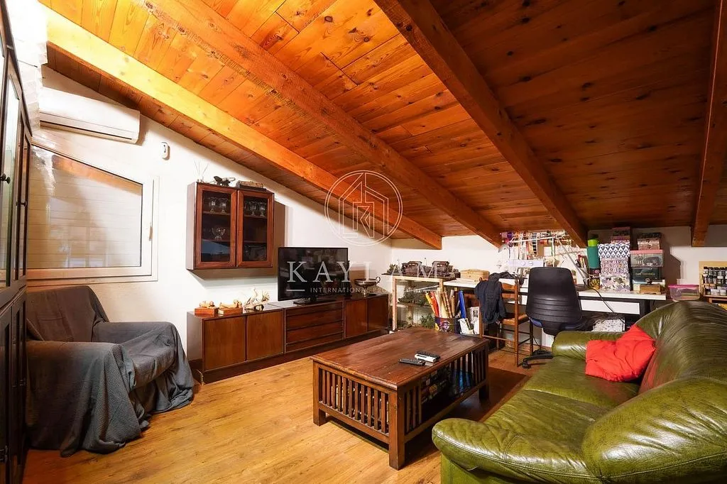 Toad - Rustic Chalet with Pool in Lloret de Mar
