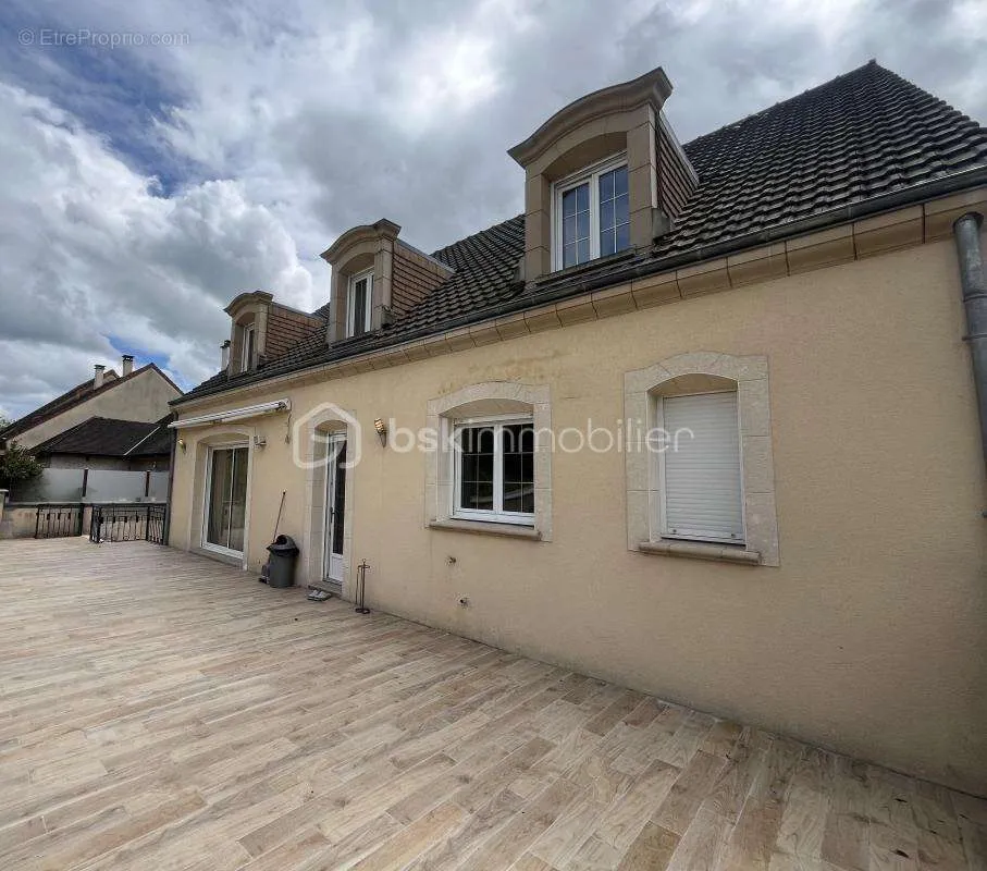 Terrazza - House with Independent Apartment in Quiet Area