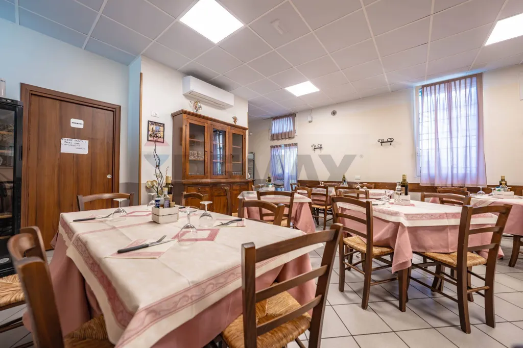 Salle à manger - Restaurant with Wood-Fired Oven in Carpena