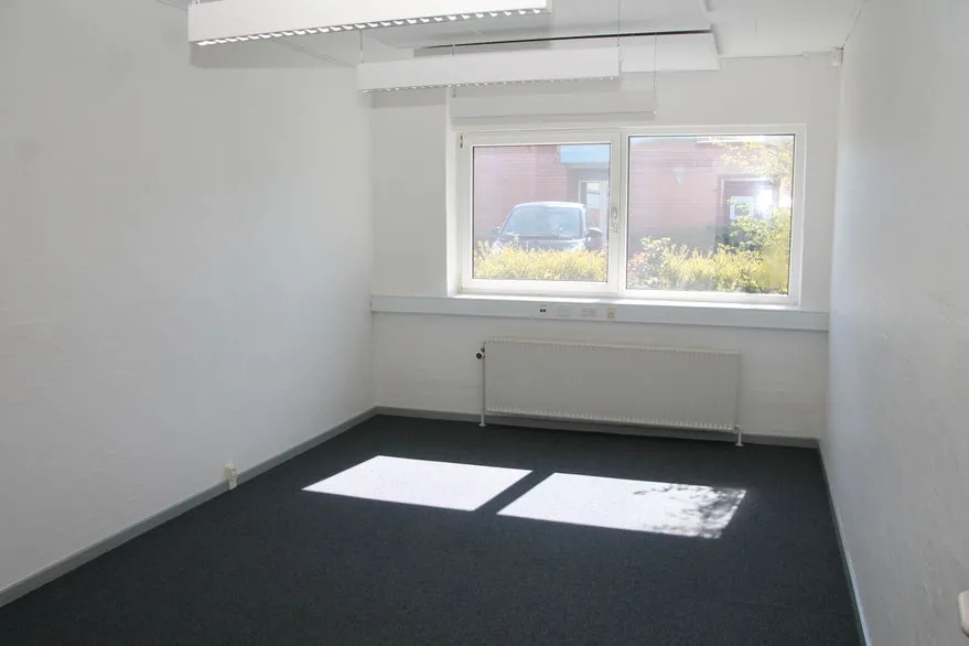 Office - Office Space with Parking in Frederikshavn